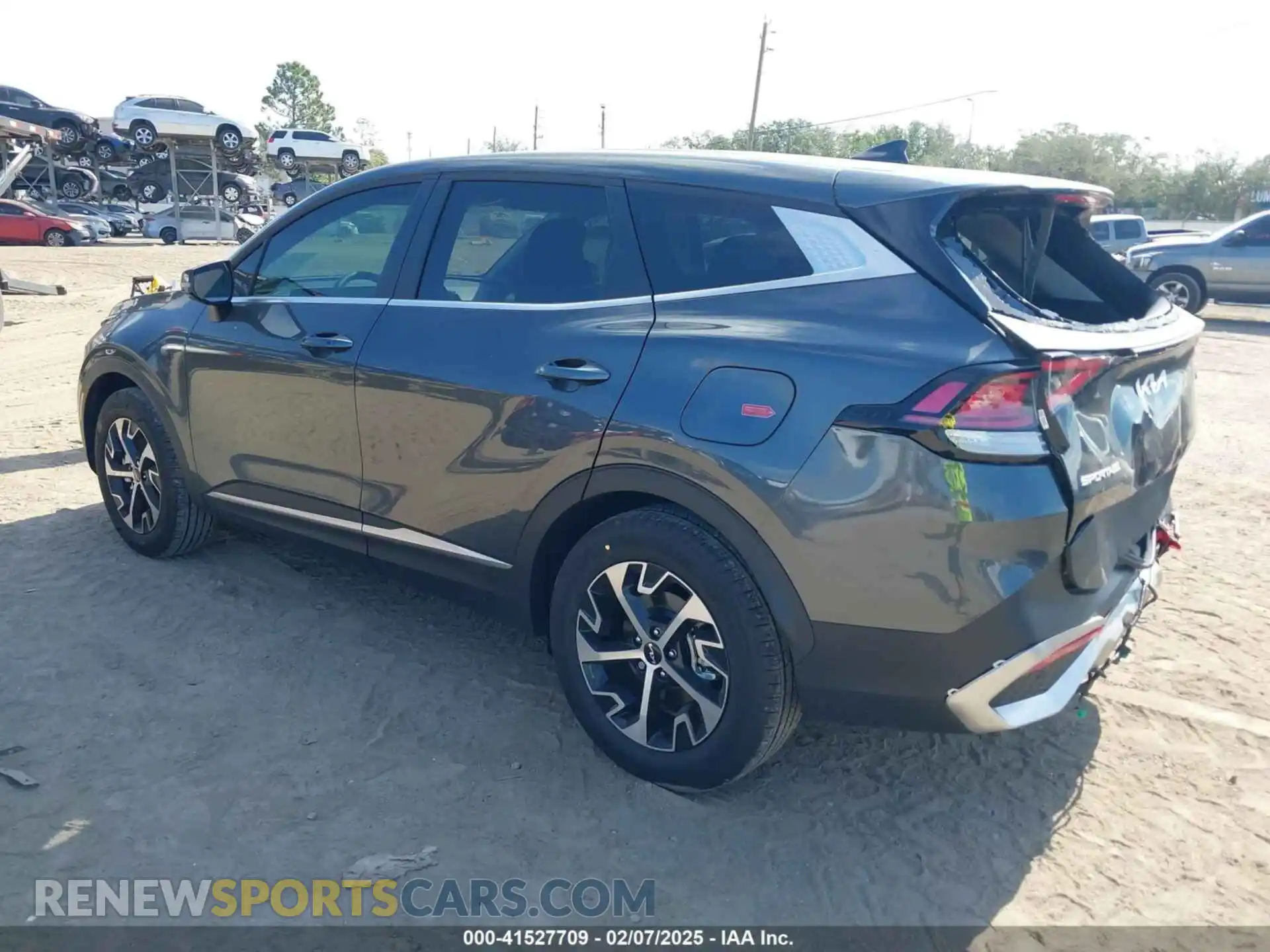 3 fotografías del automóvil dañado KNDPV3DF4S7365632 KIA SPORTAGE 2025