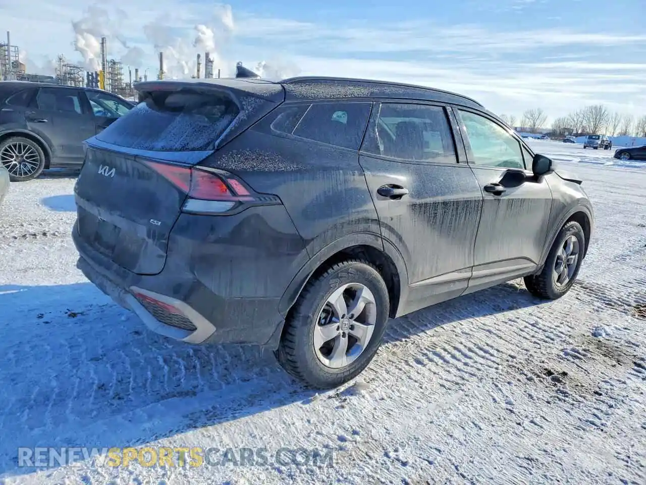 3 Photograph of a damaged car KNDPVCDF8S7398245 KIA SPORTAGE 2025
