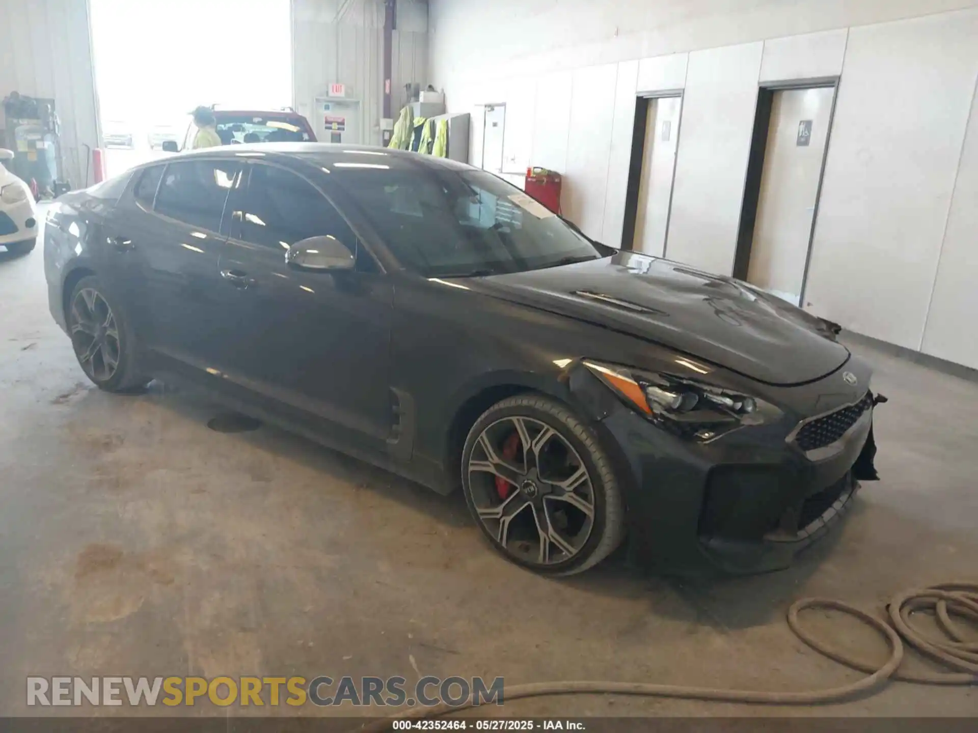1 Photograph of a damaged car KNAE35LC5L6080295 KIA STINGER 2020