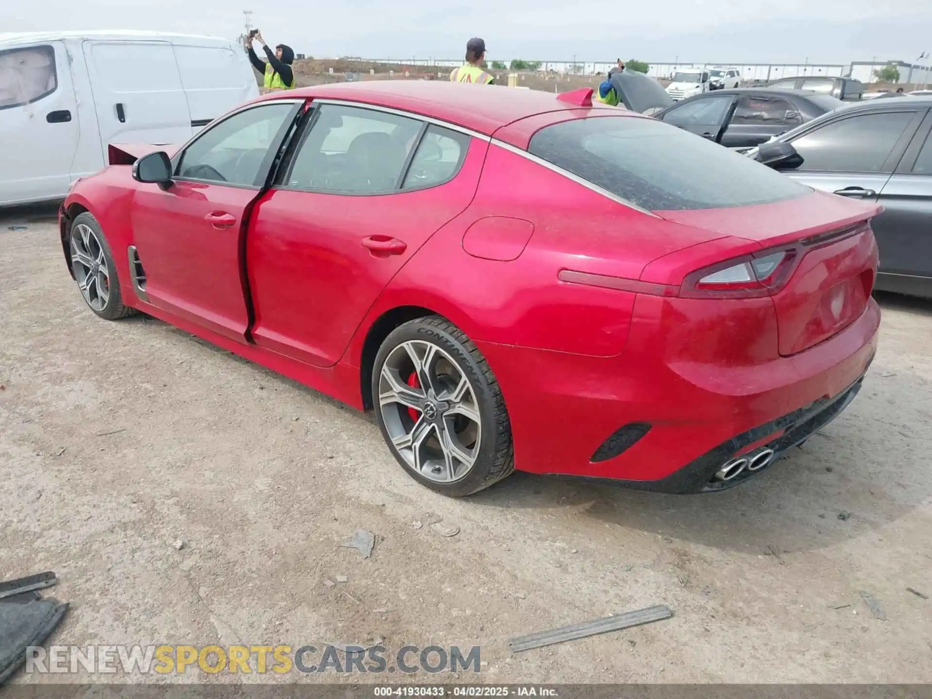 3 Фотография поврежденного автомобиля KNAE35LC8L6075740 KIA STINGER 2020