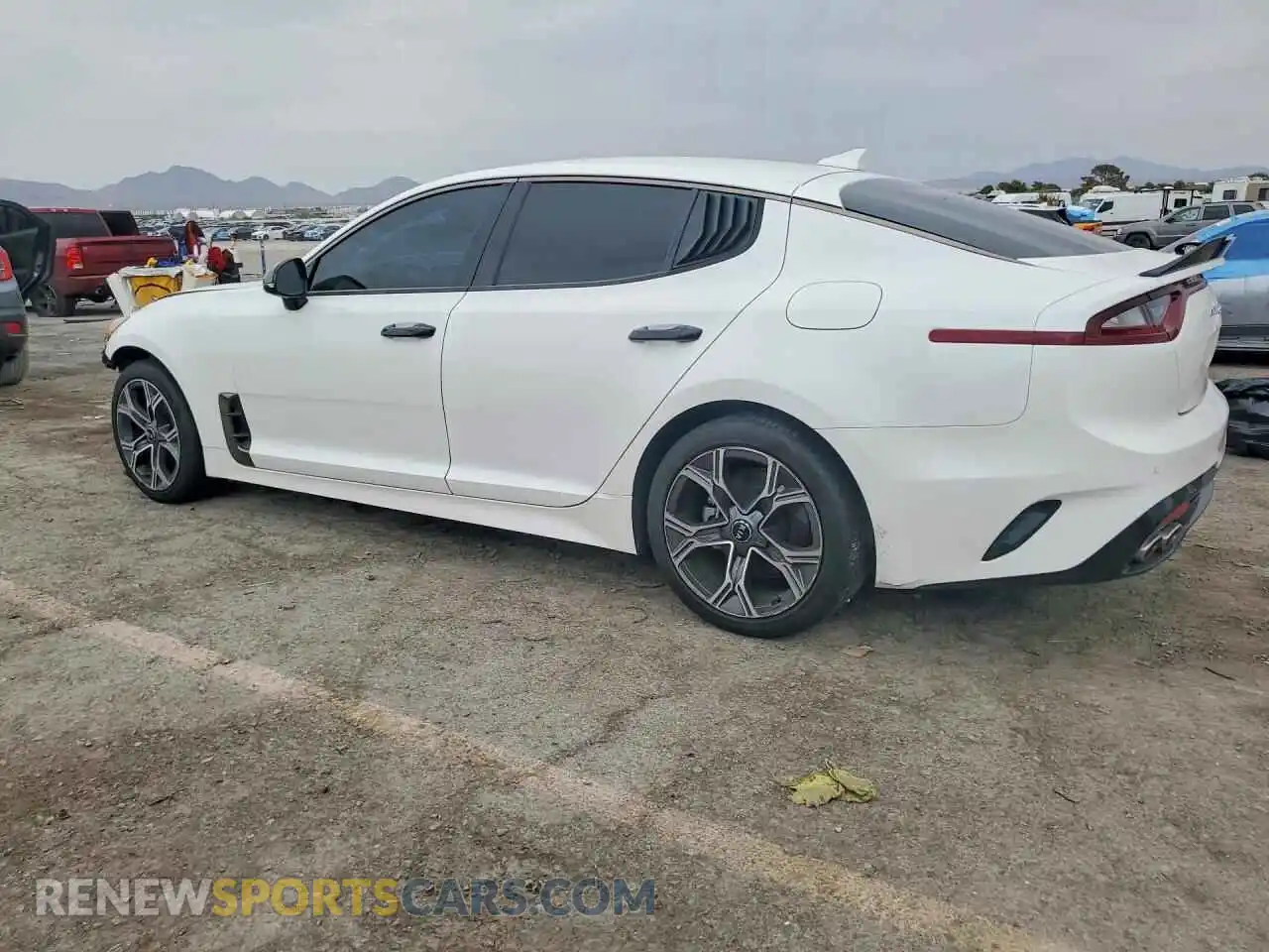 2 fotografías del automóvil dañado KNAE15LA9M6090107 KIA STINGER 2021