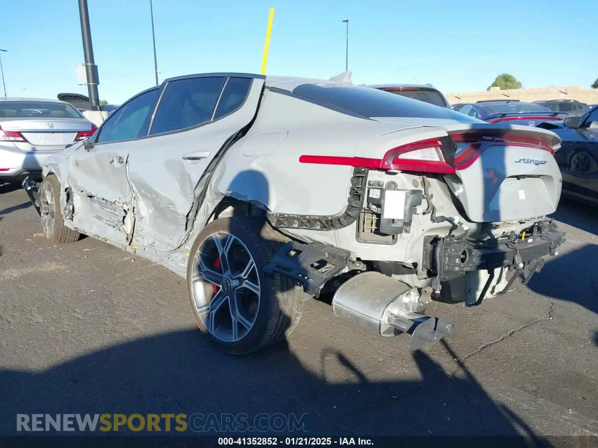 3 Photograph of a damaged car KNAE35LC1M6098102 KIA STINGER 2021
