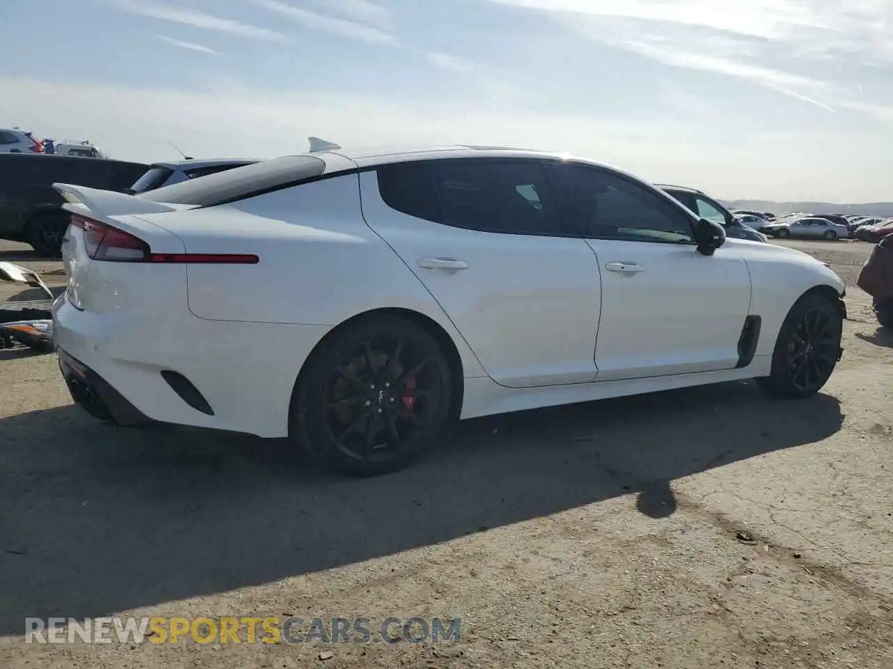 3 fotografías del automóvil dañado KNAE55LC3N6103263 KIA STINGER 2022