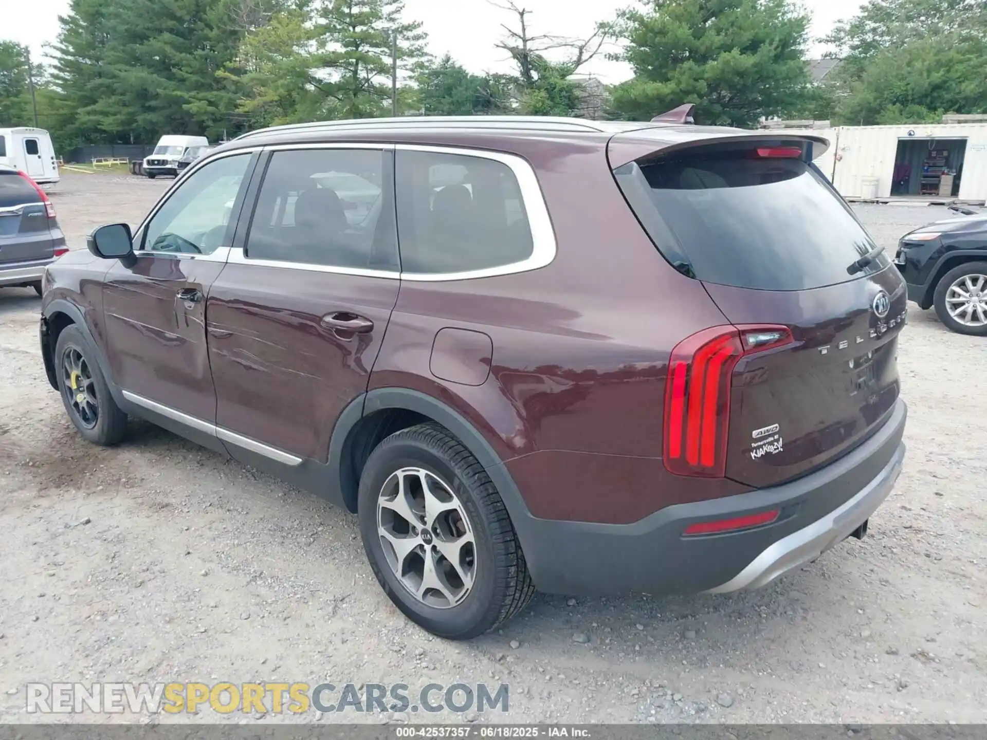 3 Photograph of a damaged car 5XYP3DHCXLG014241 KIA TELLURIDE 2020
