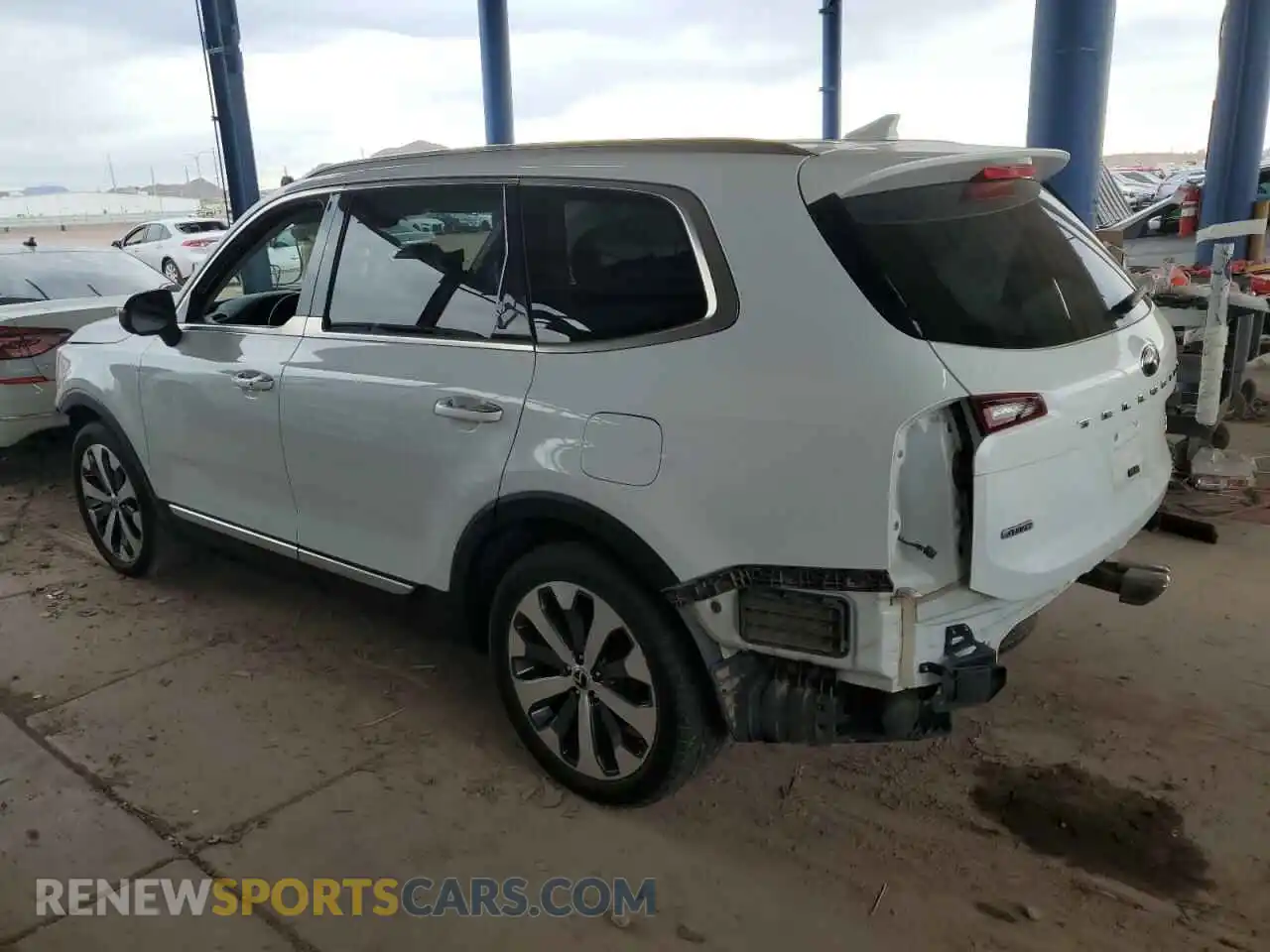 2 Photograph of a damaged car 5XYP6DHC2LG082170 KIA TELLURIDE 2020