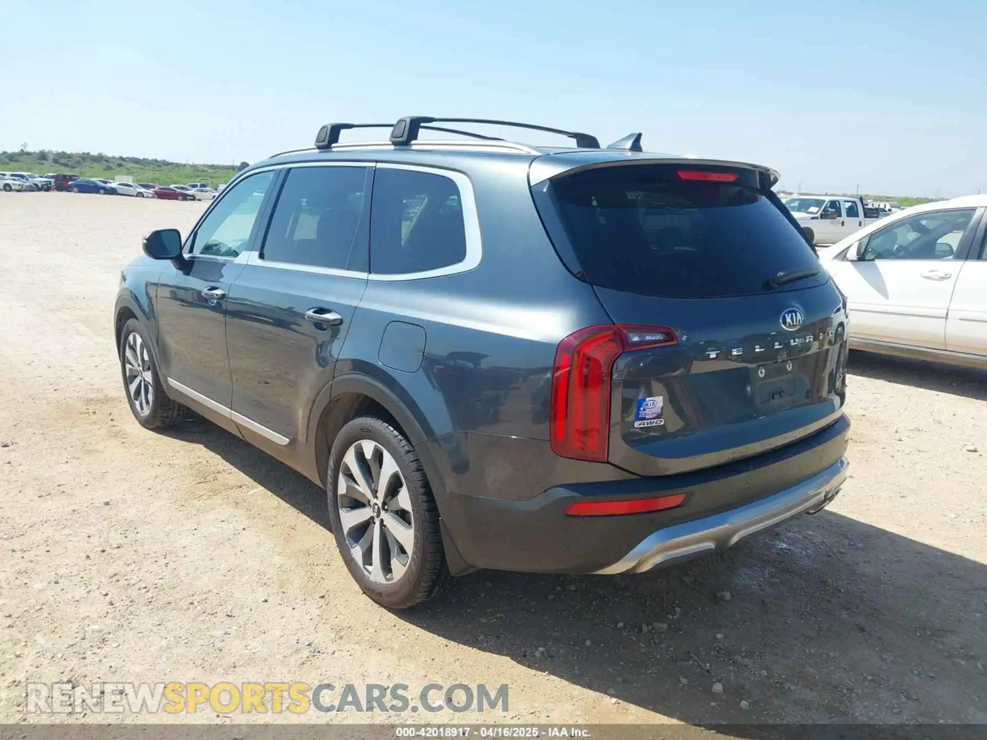 3 Photograph of a damaged car 5XYP6DHC7LG016732 KIA TELLURIDE 2020
