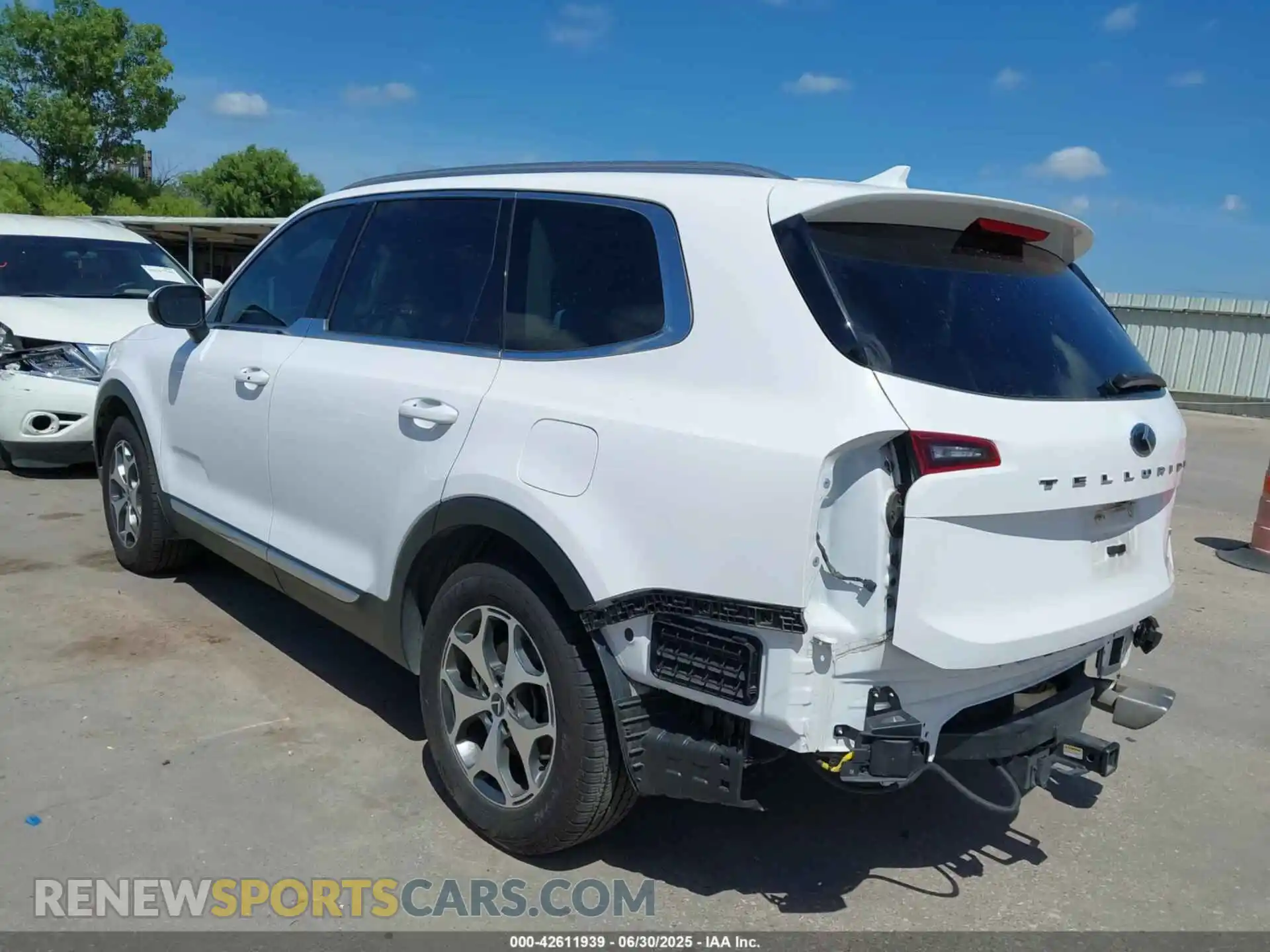3 Photograph of a damaged car 5XYP34HC5MG192995 KIA TELLURIDE 2021