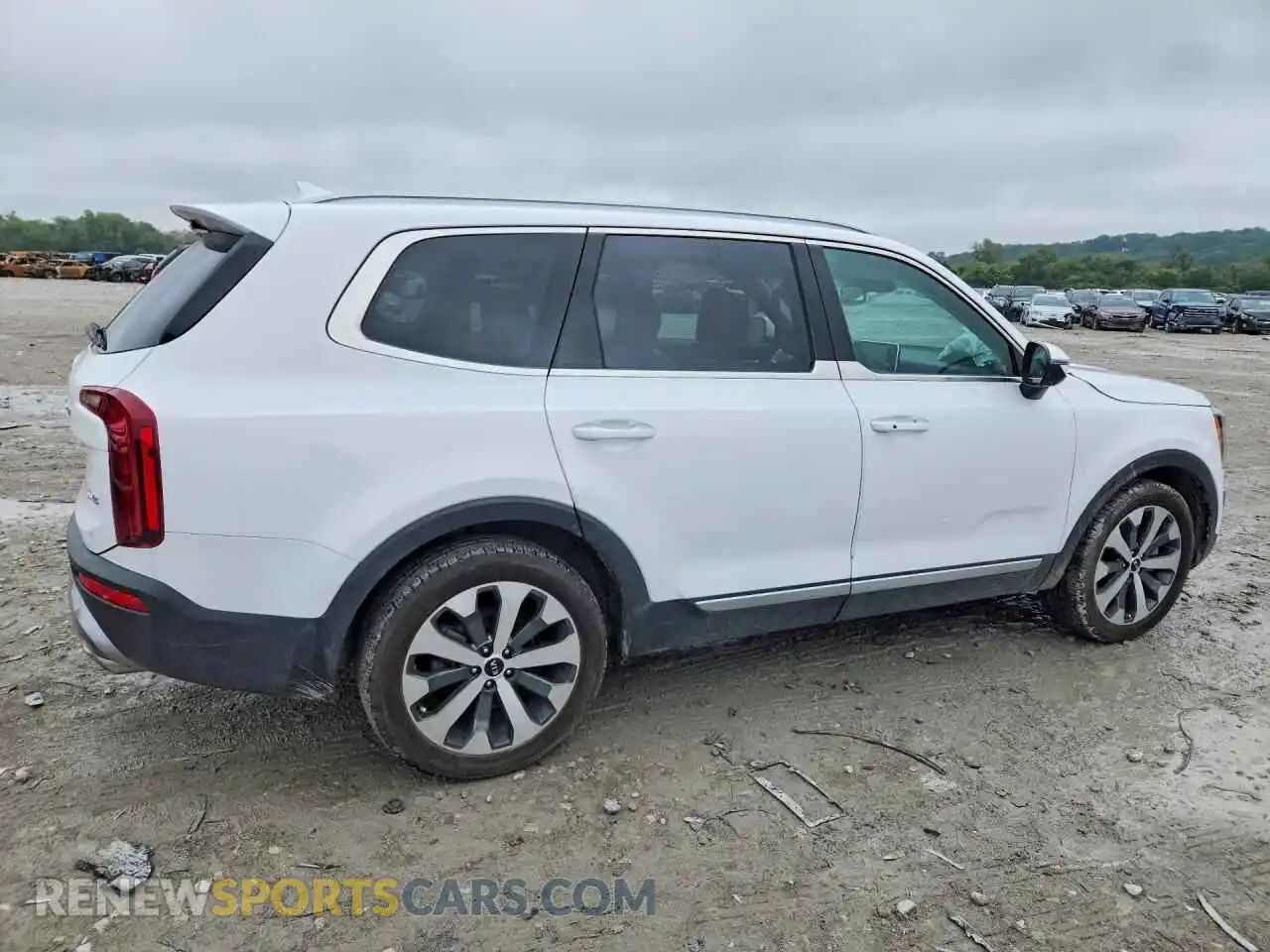 3 Photograph of a damaged car 5XYP64HC6MG118122 KIA TELLURIDE 2021