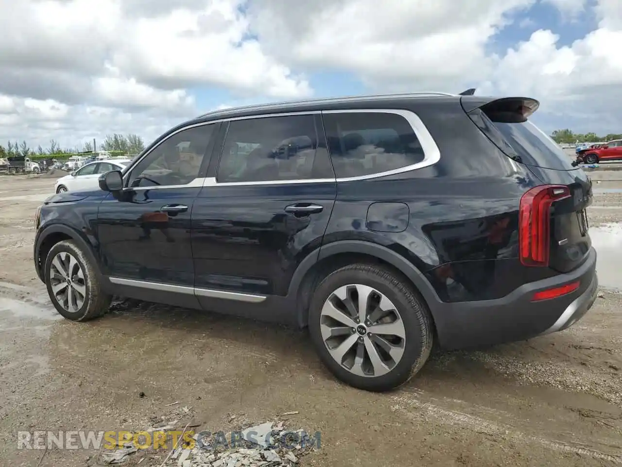 2 Photograph of a damaged car 5XYP6DHC2MG177619 KIA TELLURIDE 2021