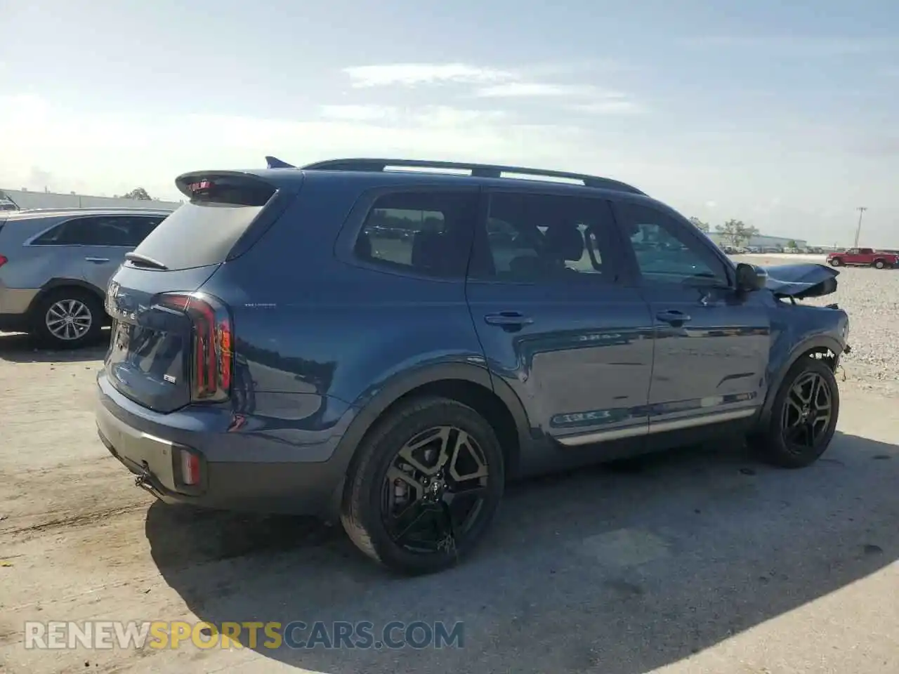 3 Photograph of a damaged car 5XYP3DGC7PG367267 KIA TELLURIDE 2023
