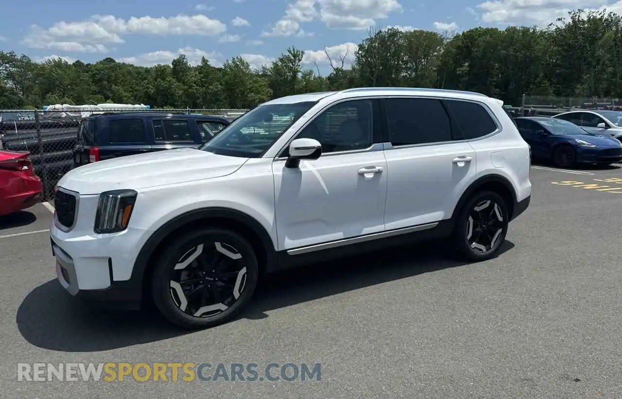 2 fotografías del automóvil dañado 5XYP3DGC9PG338742 KIA TELLURIDE 2023
