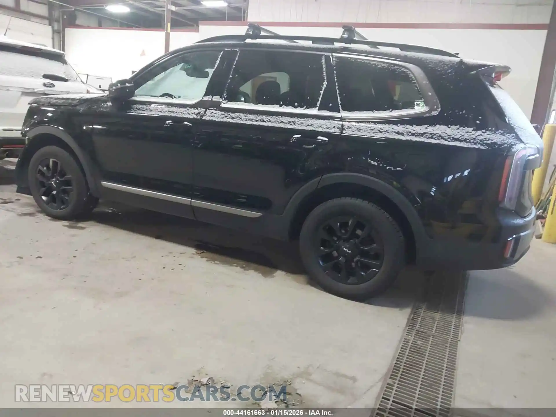 3 Photograph of a damaged car 5XYP5DGC3PG410870 KIA TELLURIDE 2023