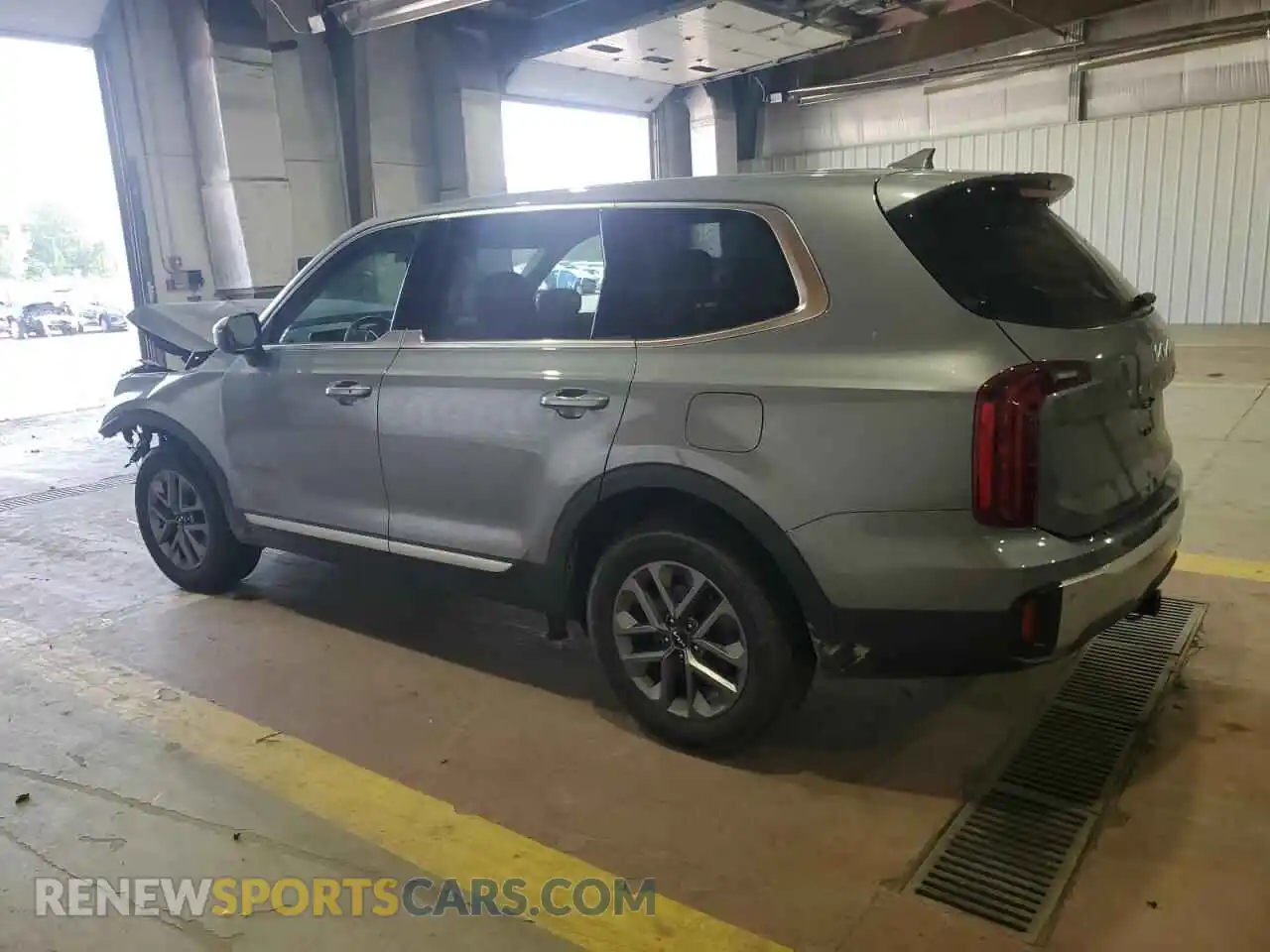 2 Photograph of a damaged car 5XYP2DGC3RG456761 KIA TELLURIDE 2024