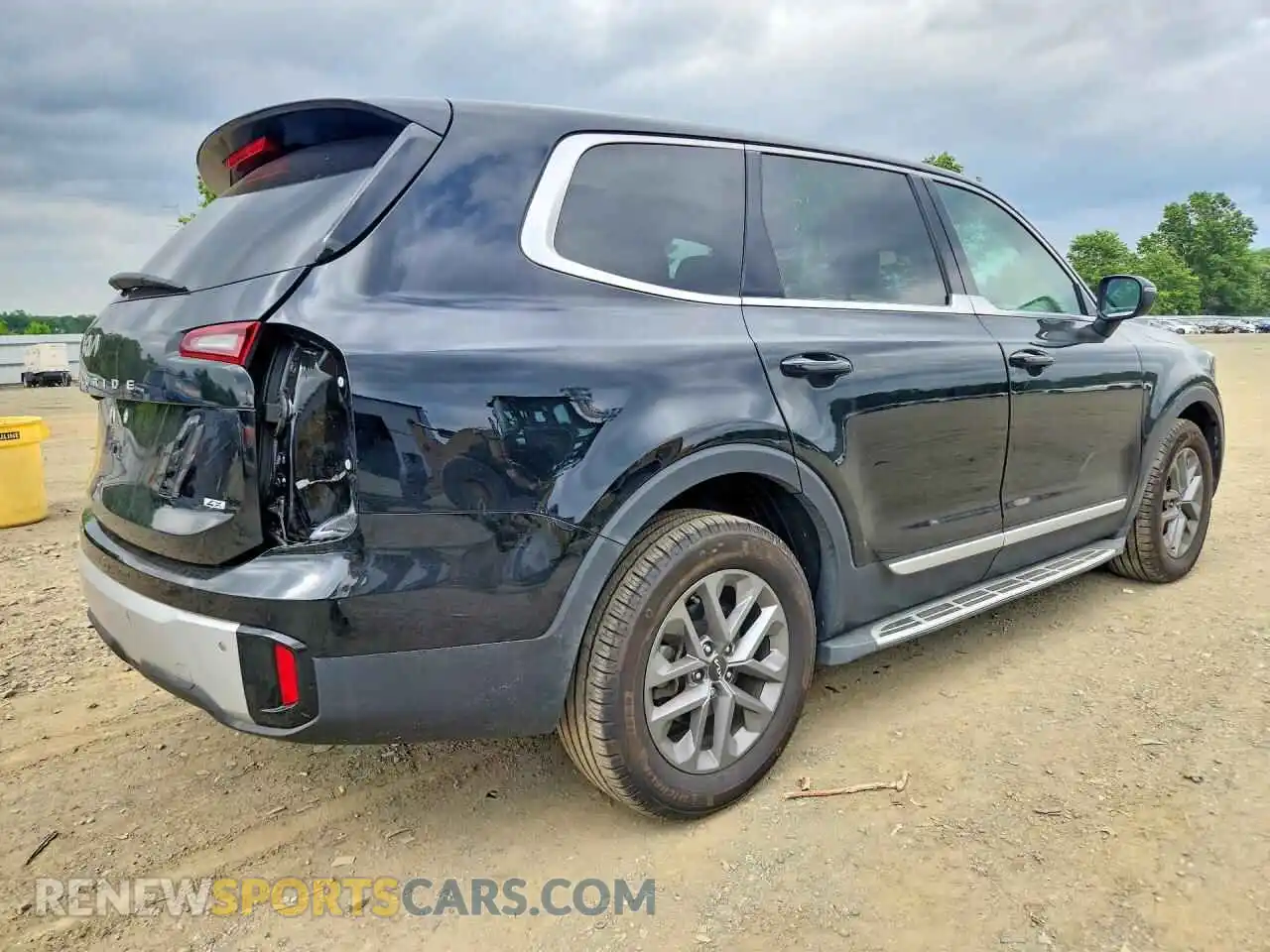 3 Photograph of a damaged car 5XYP2DGC4RG509886 KIA TELLURIDE 2024