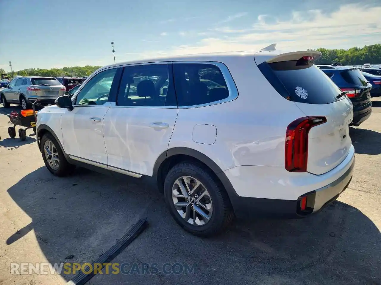 2 Photograph of a damaged car 5XYP2DGC8RG419818 KIA TELLURIDE 2024