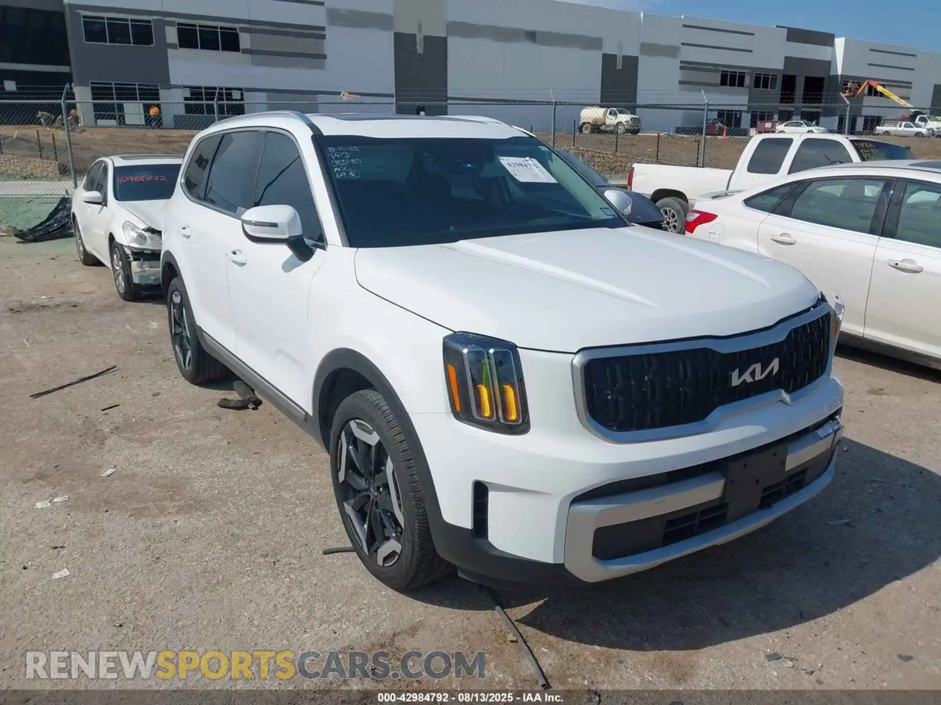 1 Photograph of a damaged car 5XYP34GC5RG530985 KIA TELLURIDE 2024