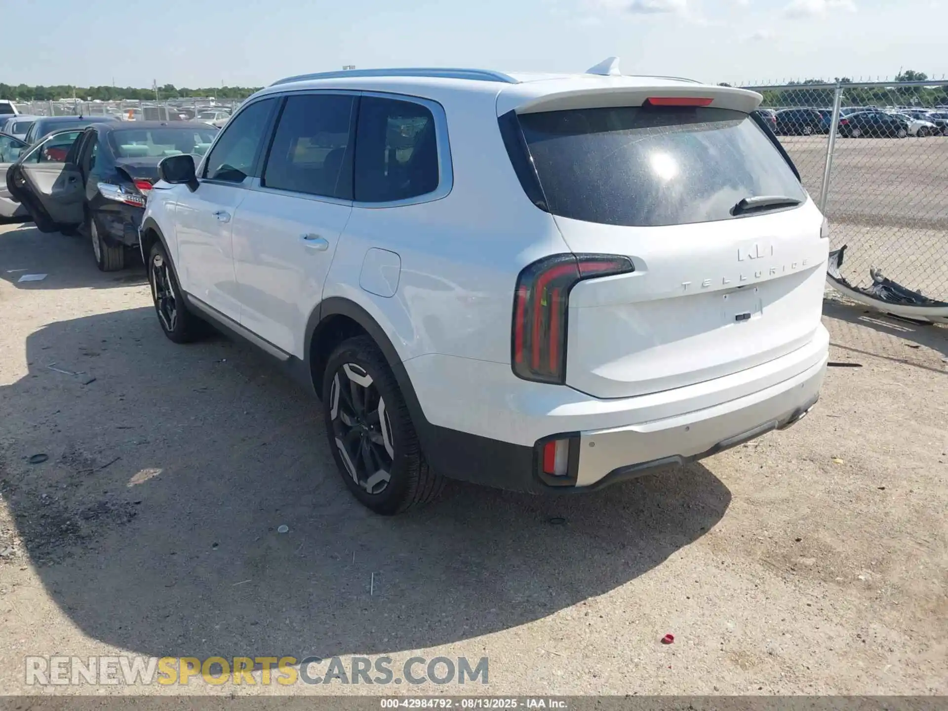 3 Photograph of a damaged car 5XYP34GC5RG530985 KIA TELLURIDE 2024