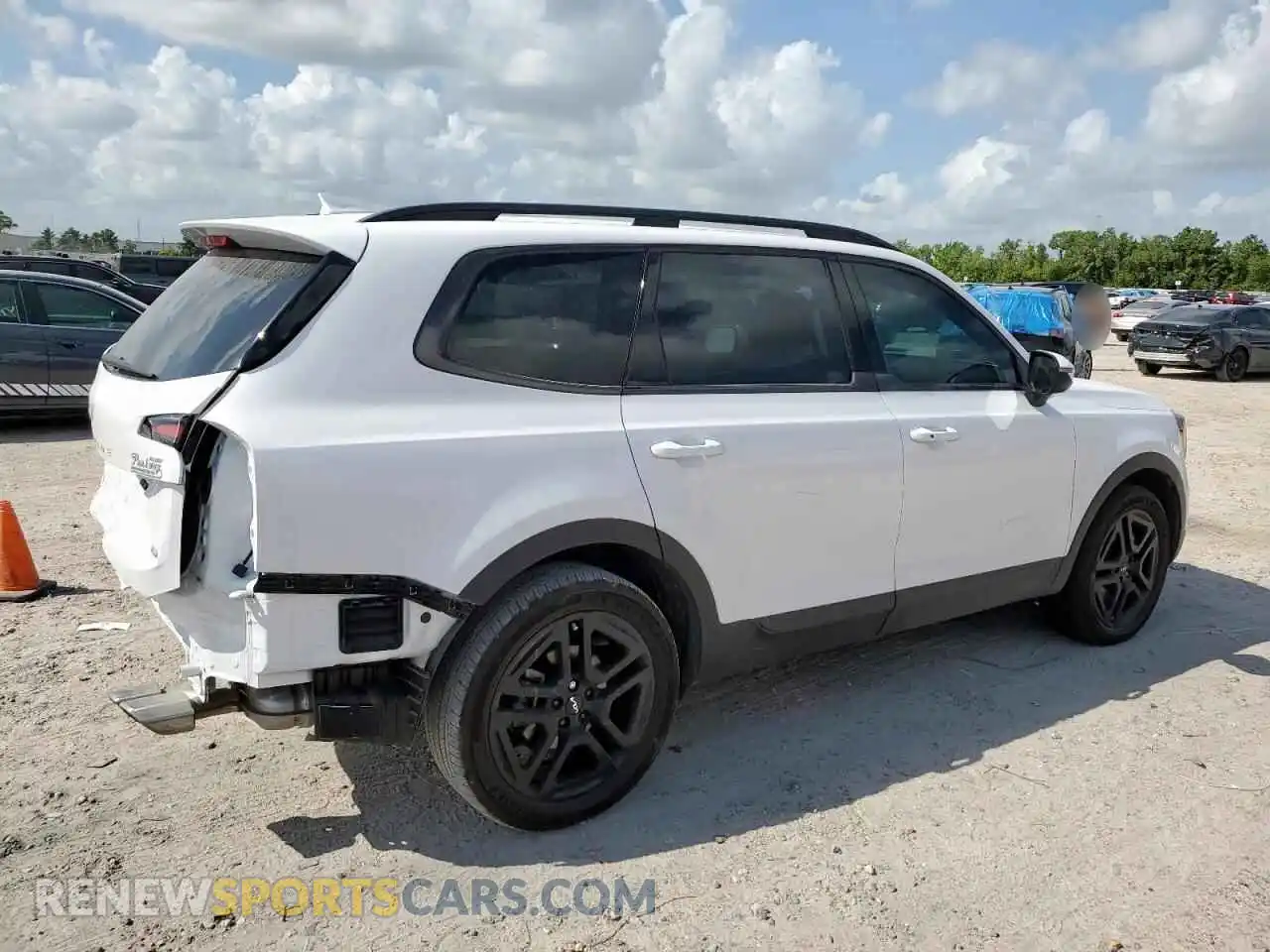 3 Photograph of a damaged car 5XYP3DGC0RG542011 KIA TELLURIDE 2024