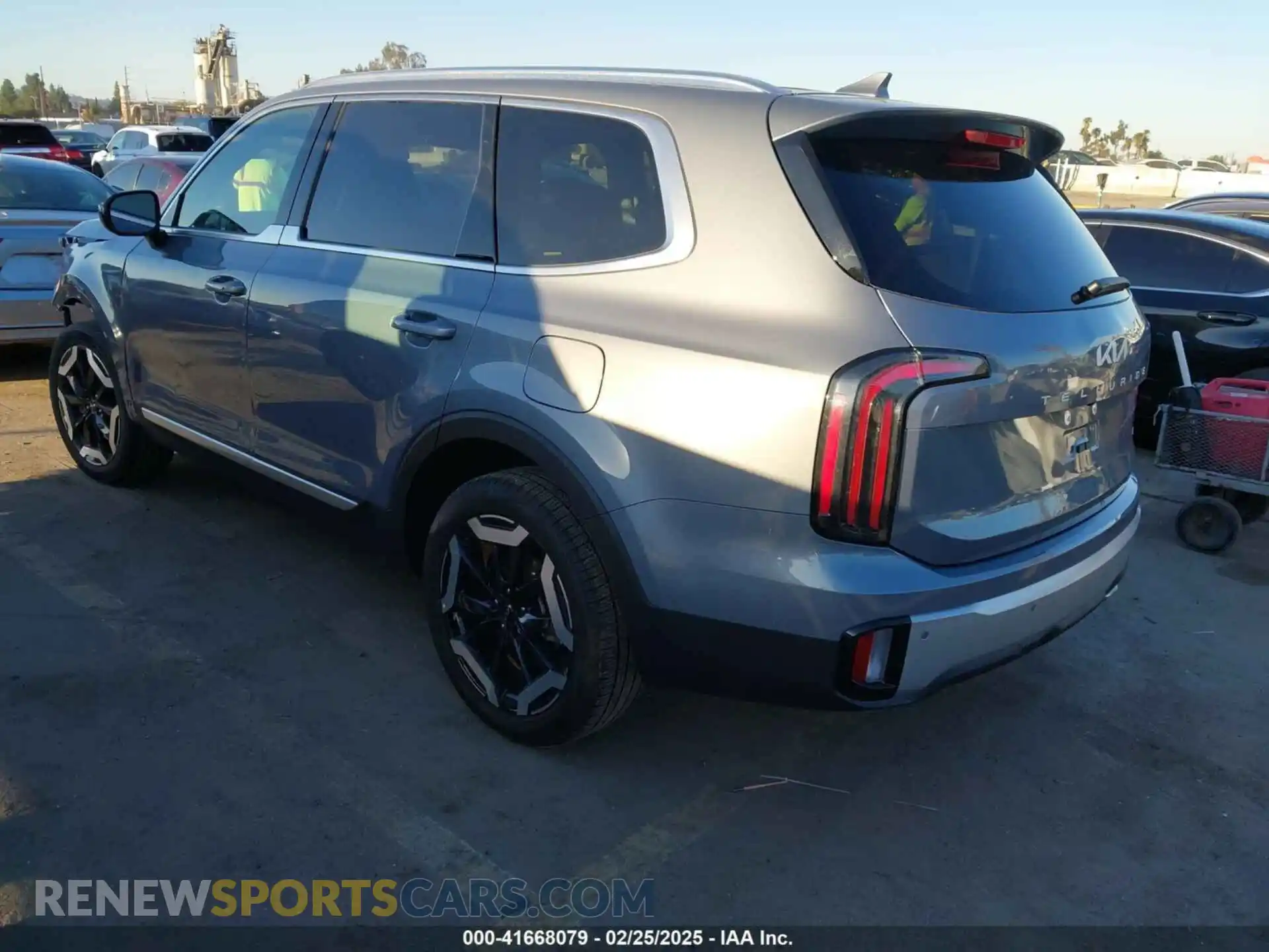 3 Photograph of a damaged car 5XYP3DGC1RG488301 KIA TELLURIDE 2024