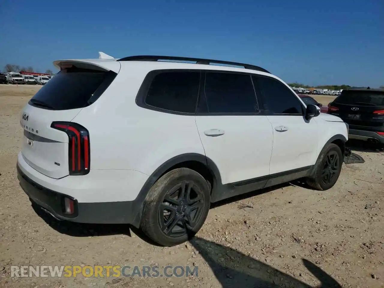 3 Photograph of a damaged car 5XYP3DGC2RG437566 KIA TELLURIDE 2024