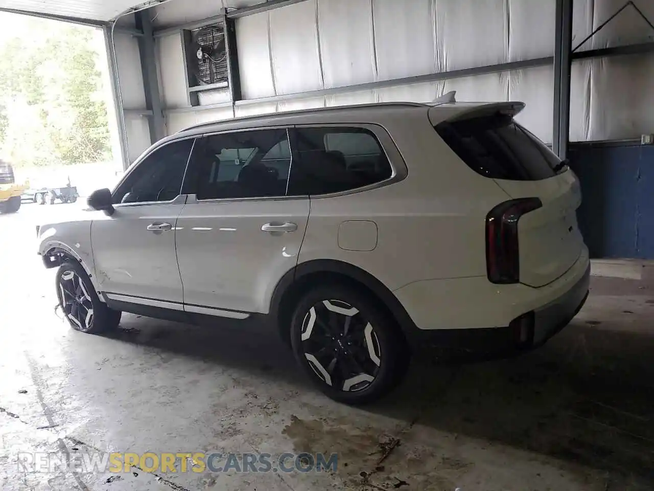 2 Photograph of a damaged car 5XYP3DGC2RG461186 KIA TELLURIDE 2024