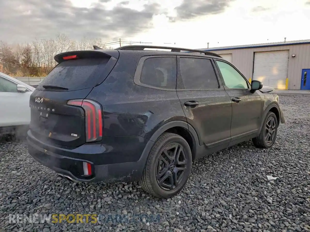 3 Photograph of a damaged car 5XYP3DGC3RG527941 KIA TELLURIDE 2024