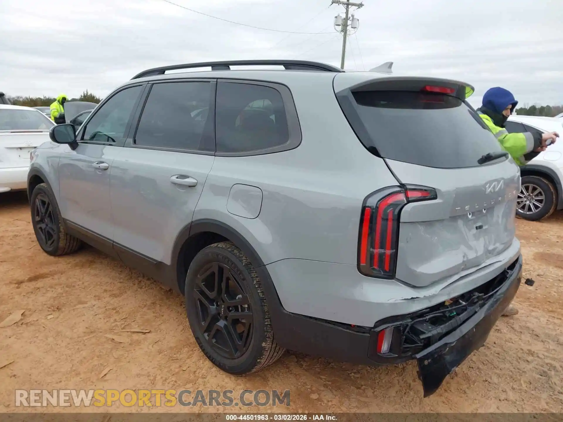 3 Photograph of a damaged car 5XYP3DGC5RG463370 KIA TELLURIDE 2024