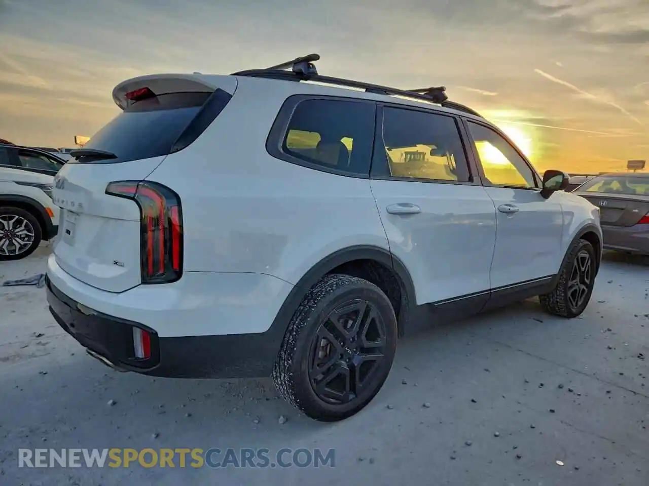 3 Photograph of a damaged car 5XYP3DGC6RG527481 KIA TELLURIDE 2024