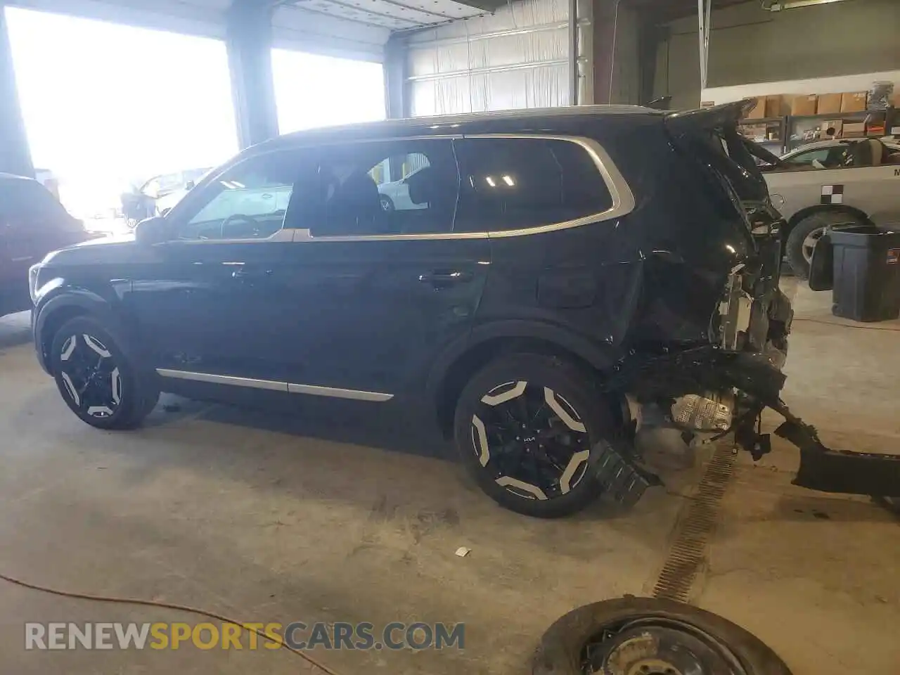 2 Photograph of a damaged car 5XYP3DGC8RG415409 KIA TELLURIDE 2024