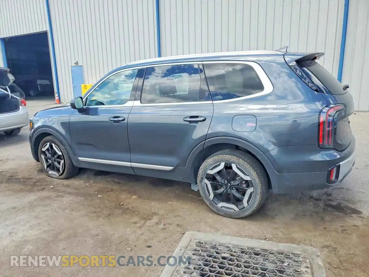 2 Photograph of a damaged car 5XYP3DGC9RG419016 KIA TELLURIDE 2024