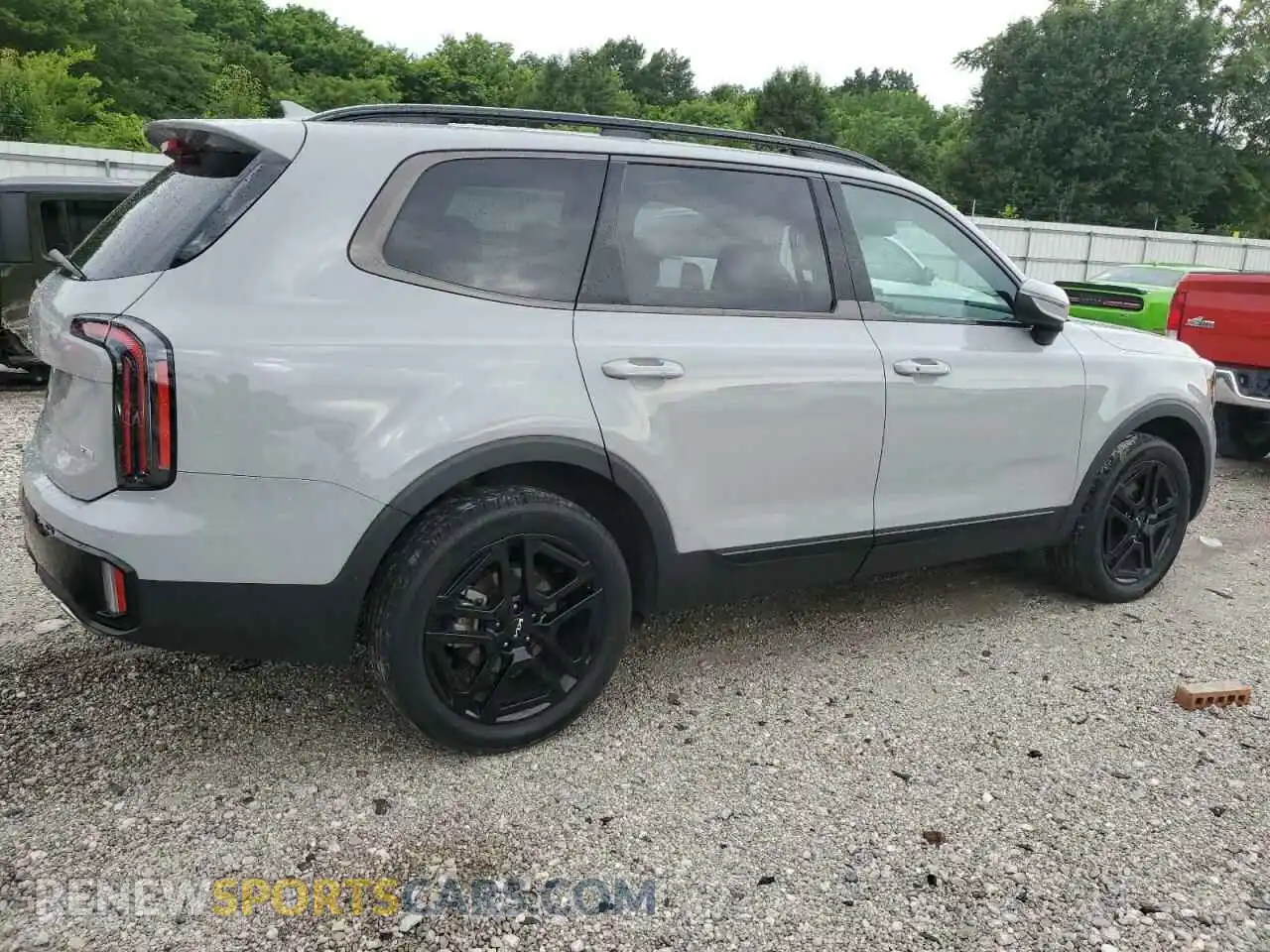 3 Photograph of a damaged car 5XYP3DGC9RG483086 KIA TELLURIDE 2024