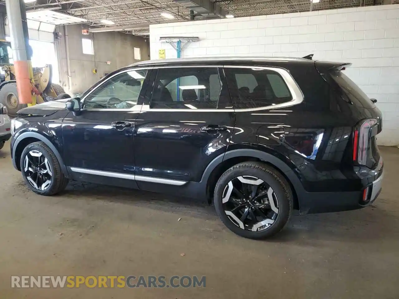 2 Photograph of a damaged car 5XYP3DGC9RG537485 KIA TELLURIDE 2024