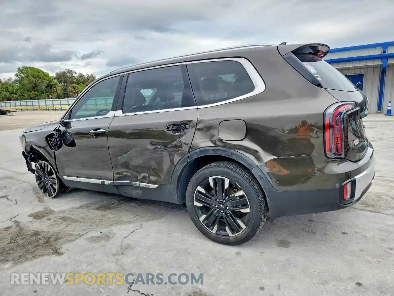 2 Photograph of a damaged car 5XYP54GC3RG545527 KIA TELLURIDE 2024