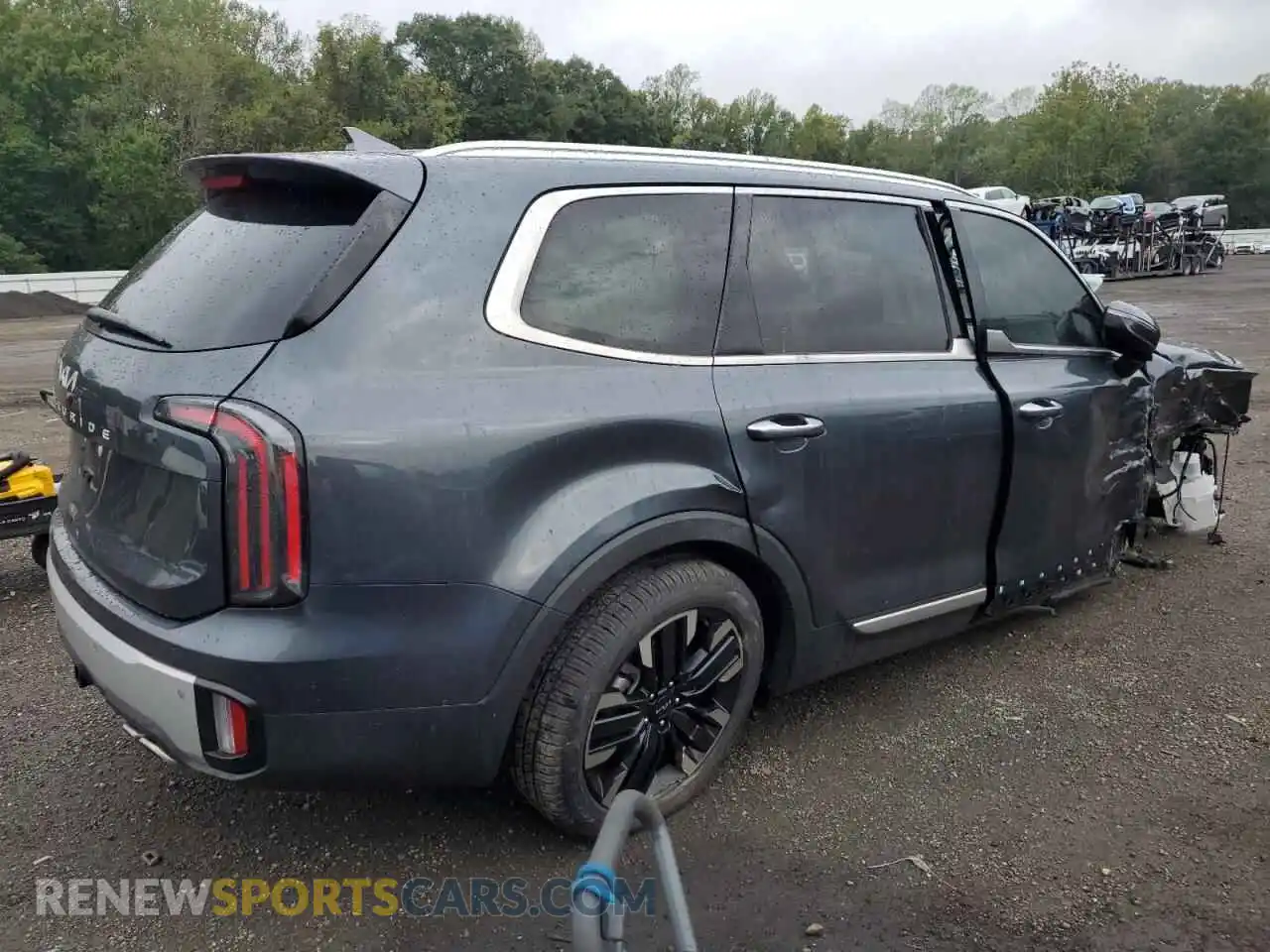 3 Photograph of a damaged car 5XYP54GC5RG554584 KIA TELLURIDE 2024