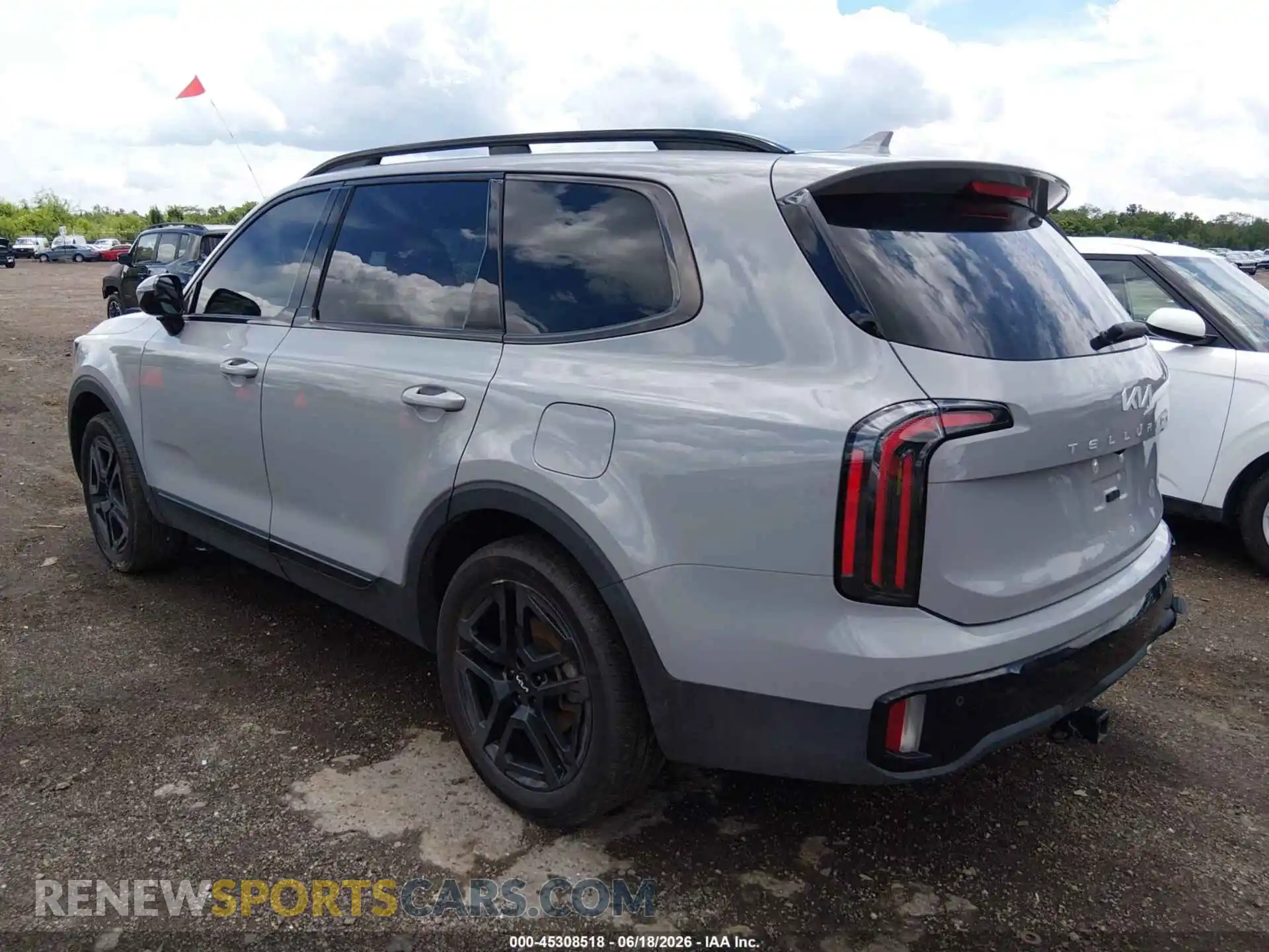 3 Photograph of a damaged car 5XYP5DGC2RG565008 KIA TELLURIDE 2024