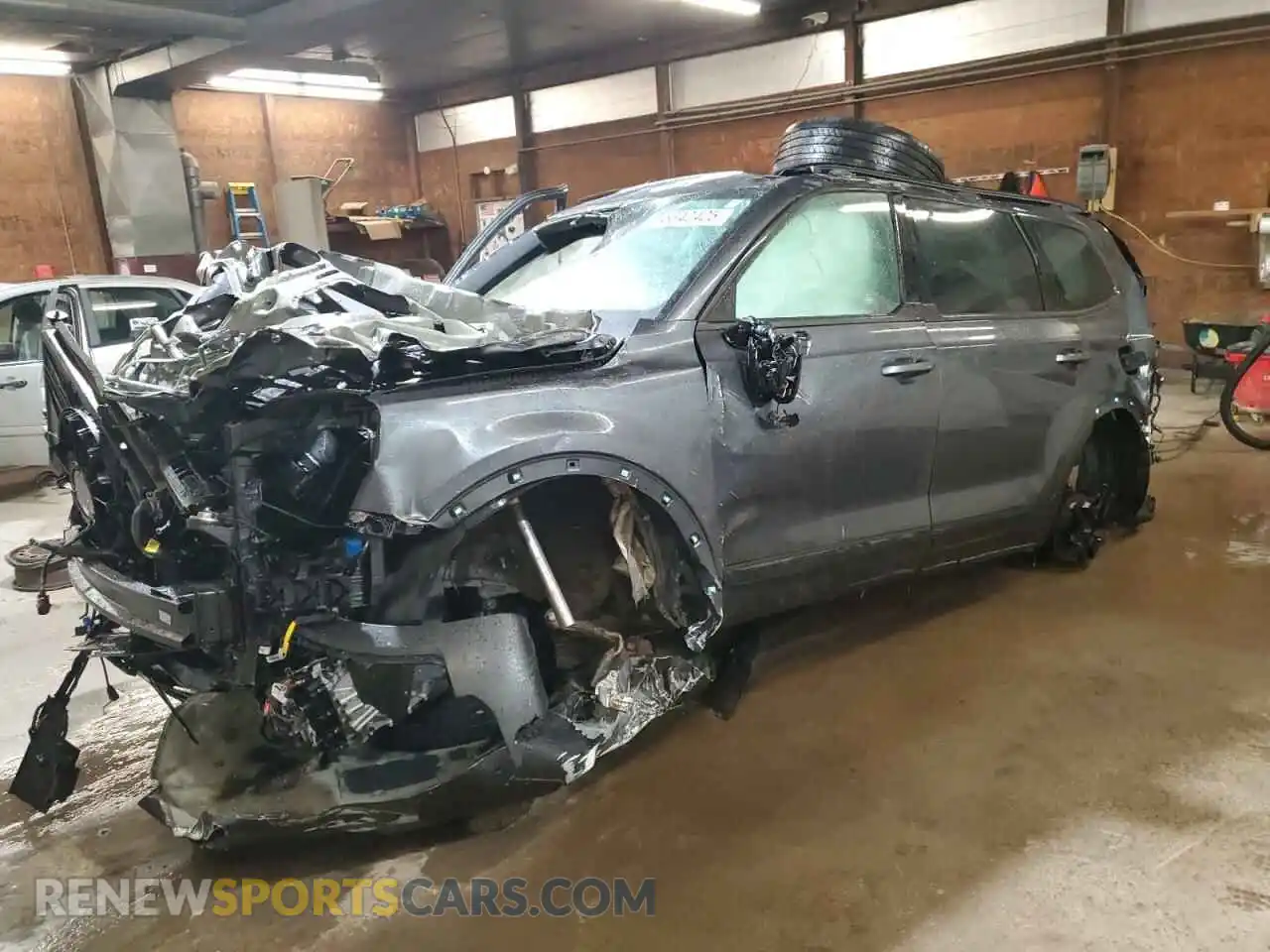 1 Photograph of a damaged car 5XYP5DGC3RG482994 KIA TELLURIDE 2024