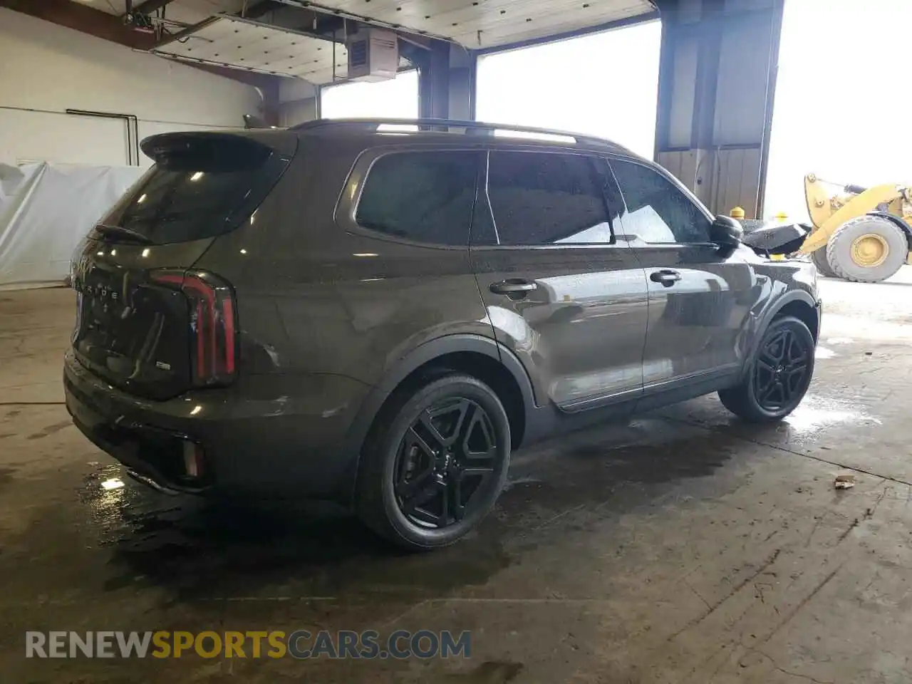 3 Photograph of a damaged car 5XYP5DGC3RG501740 KIA TELLURIDE 2024