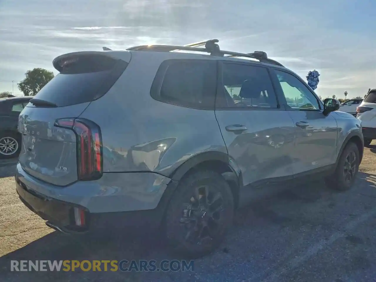 3 Photograph of a damaged car 5XYP5DGC9RG537822 KIA TELLURIDE 2024
