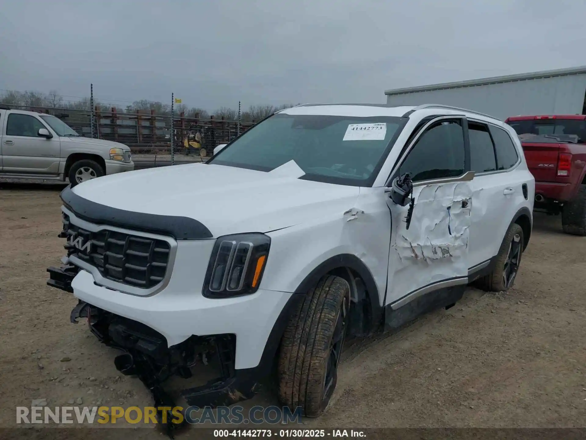 2 Photograph of a damaged car 5XYP64GC2RG536752 KIA TELLURIDE 2024