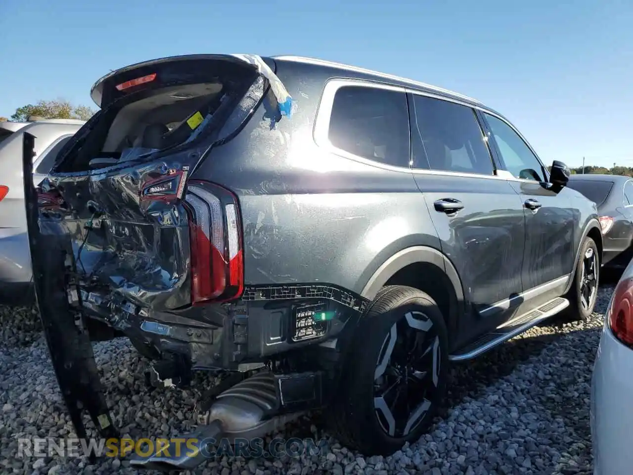 3 Photograph of a damaged car 5XYP64GC3RG559537 KIA TELLURIDE 2024