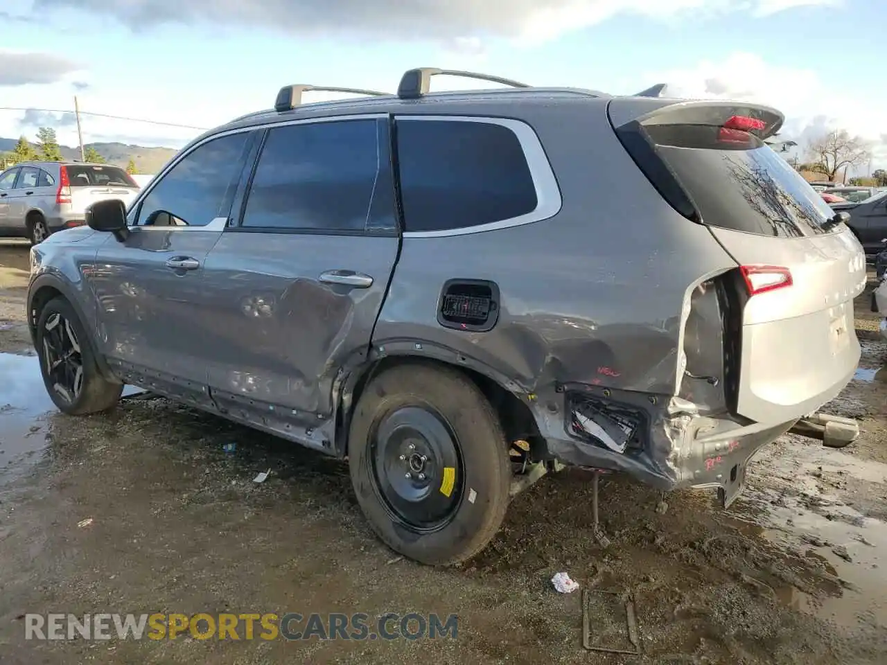 2 Photograph of a damaged car 5XYP64GC5RG436726 KIA TELLURIDE 2024