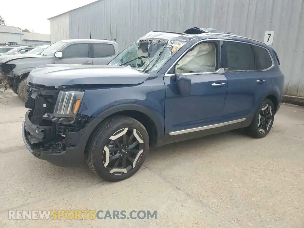 1 Photograph of a damaged car 5XYP6DGC2RG465875 KIA TELLURIDE 2024