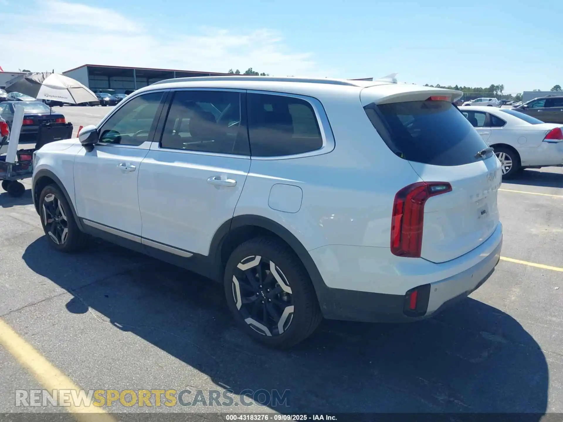 3 Photograph of a damaged car 5XYP6DGC2RG546875 KIA TELLURIDE 2024