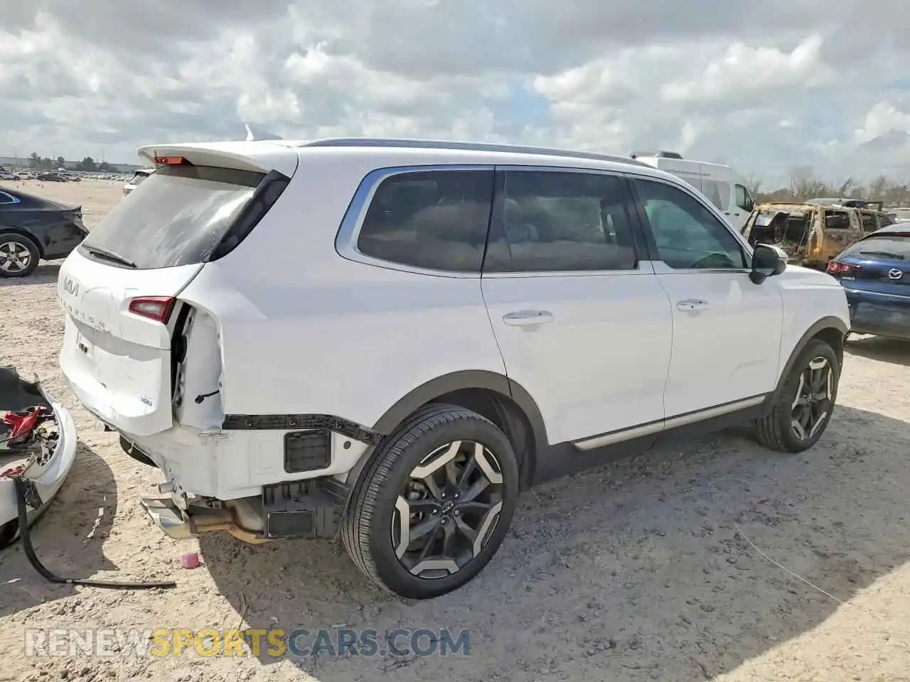 3 Photograph of a damaged car 5XYP6DGC3RG462113 KIA TELLURIDE 2024