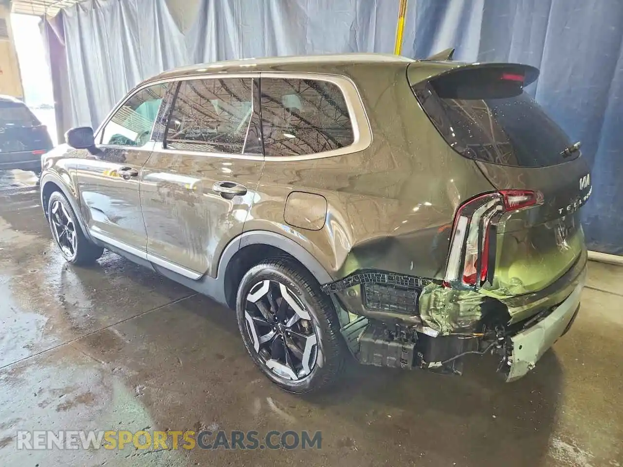 2 Photograph of a damaged car 5XYP6DGC2SG689945 KIA TELLURIDE 2025