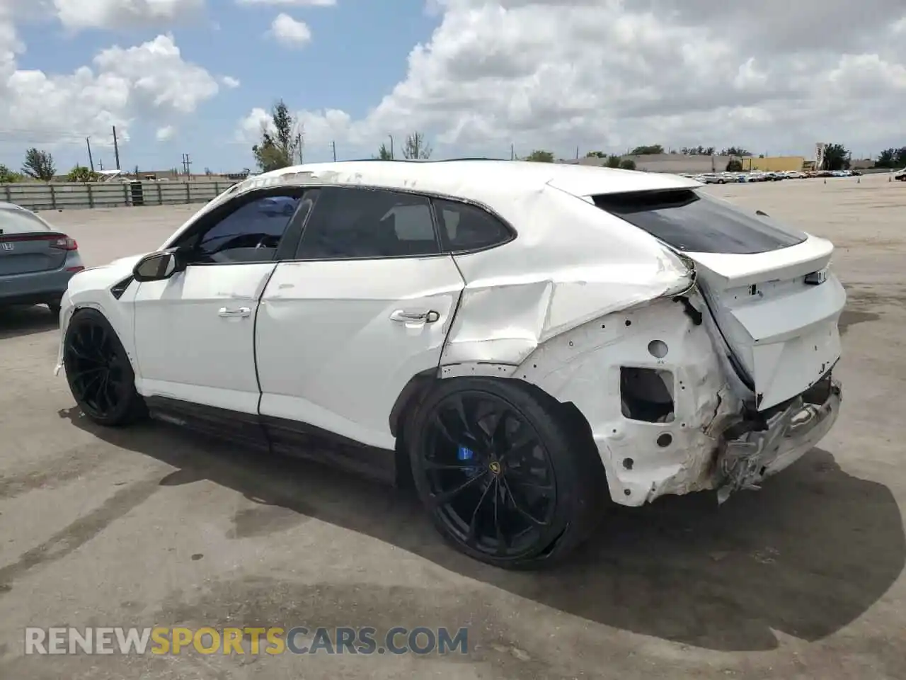2 Фотография поврежденного автомобиля ZPBUA1ZL1KLA01041 LAMBORGHINI ALL MODELS 2019
