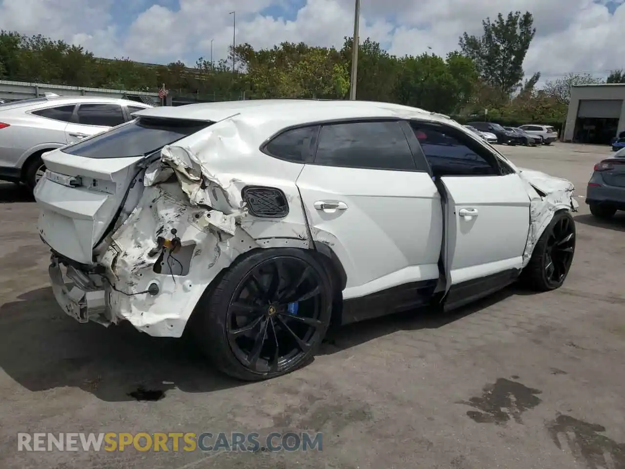 3 Фотография поврежденного автомобиля ZPBUA1ZL1KLA01041 LAMBORGHINI ALL MODELS 2019
