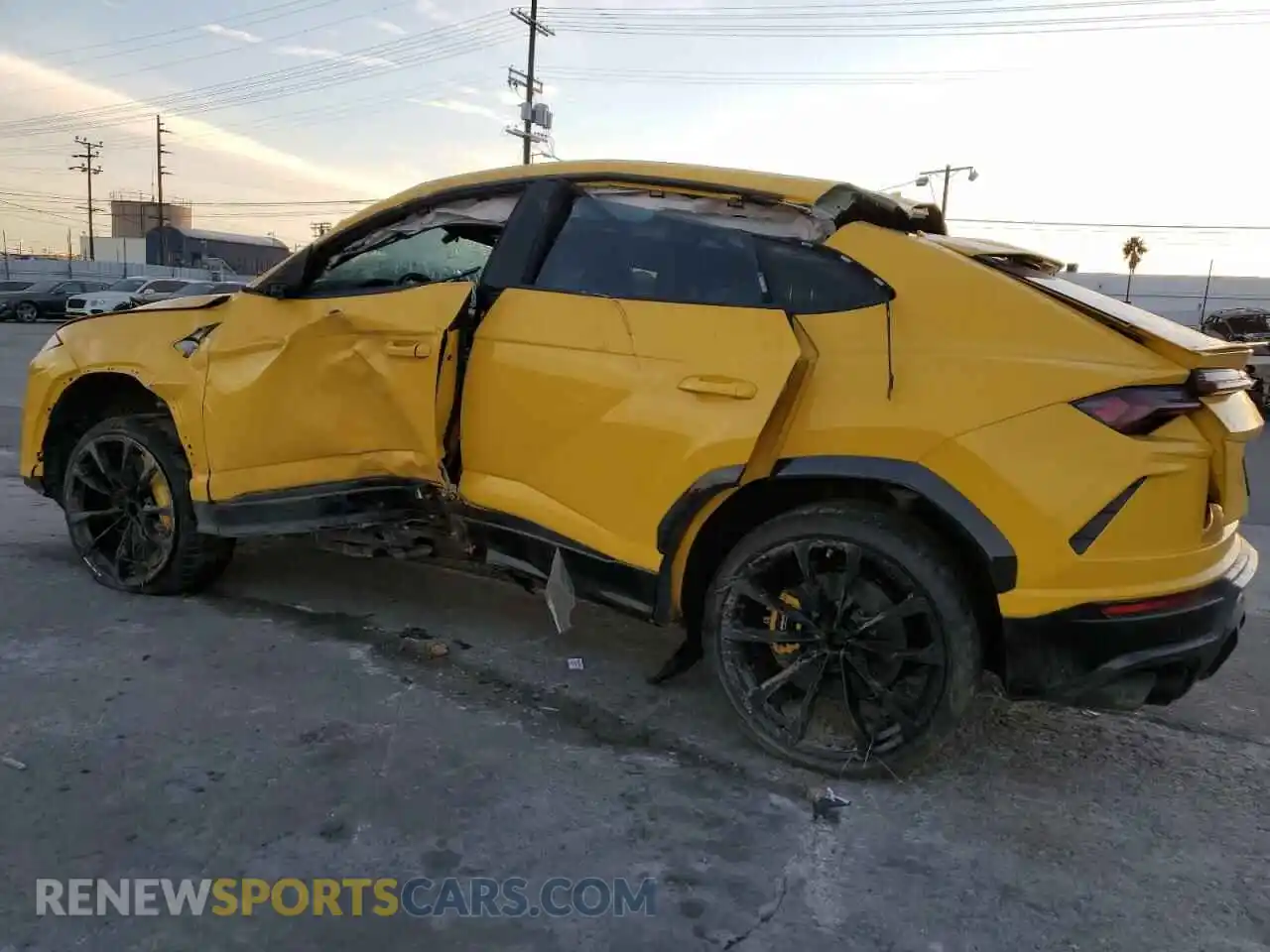 2 Photograph of a damaged car ZPBUA1ZL1KLA02206 LAMBORGHINI ALL MODELS 2019