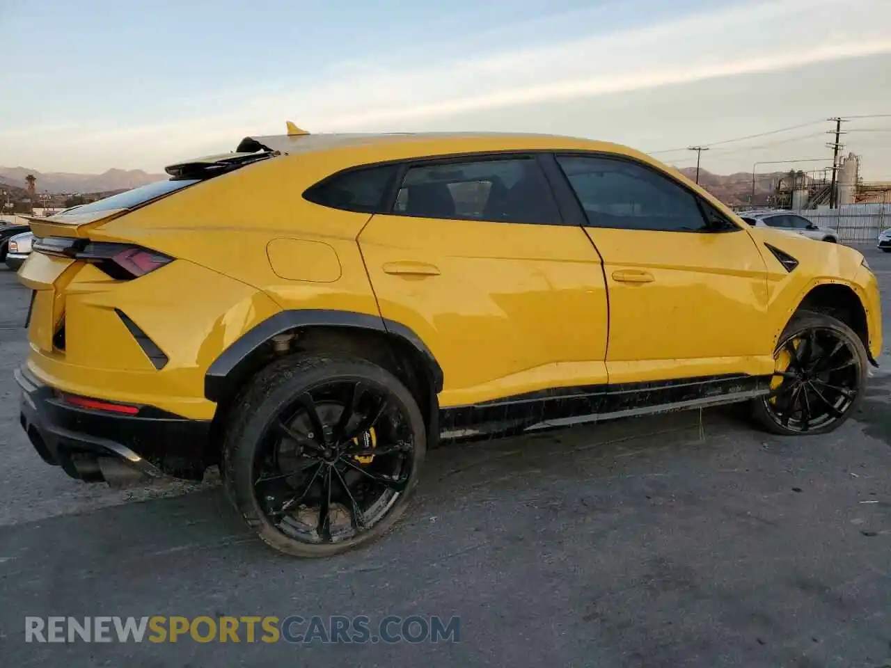 3 Photograph of a damaged car ZPBUA1ZL1KLA02206 LAMBORGHINI ALL MODELS 2019