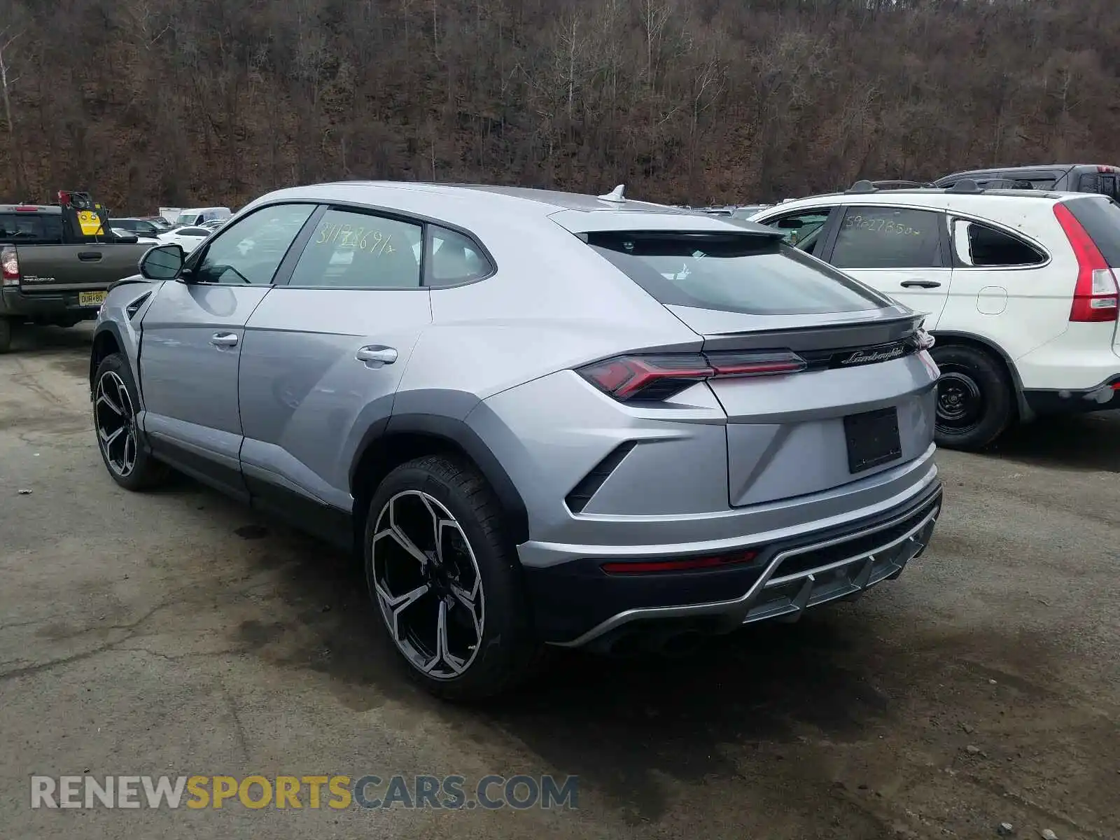 3 Photograph of a damaged car ZPBUA1ZL2KLA01064 LAMBORGHINI ALL MODELS 2019
